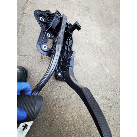 PEDAŁ GAZU 4581677AB